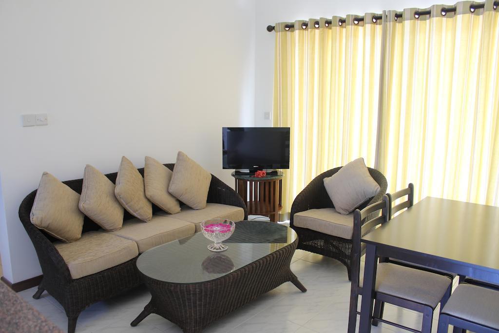 Central Self Catering Apartments Felicite Island Habitación foto